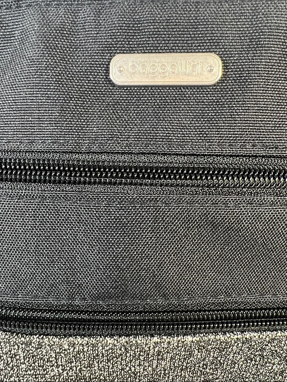 Baggallini Black and Gray Textured Crossbody Messenger